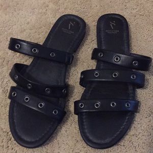 Simply Vera Black Sandles size 8 1/2